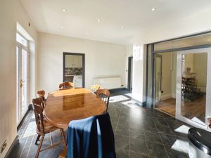 Kitchen/Diner- click for photo gallery